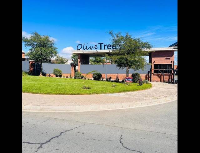 2 BEDROOM HOUSE FOR SALE IN SOUTH HILLS